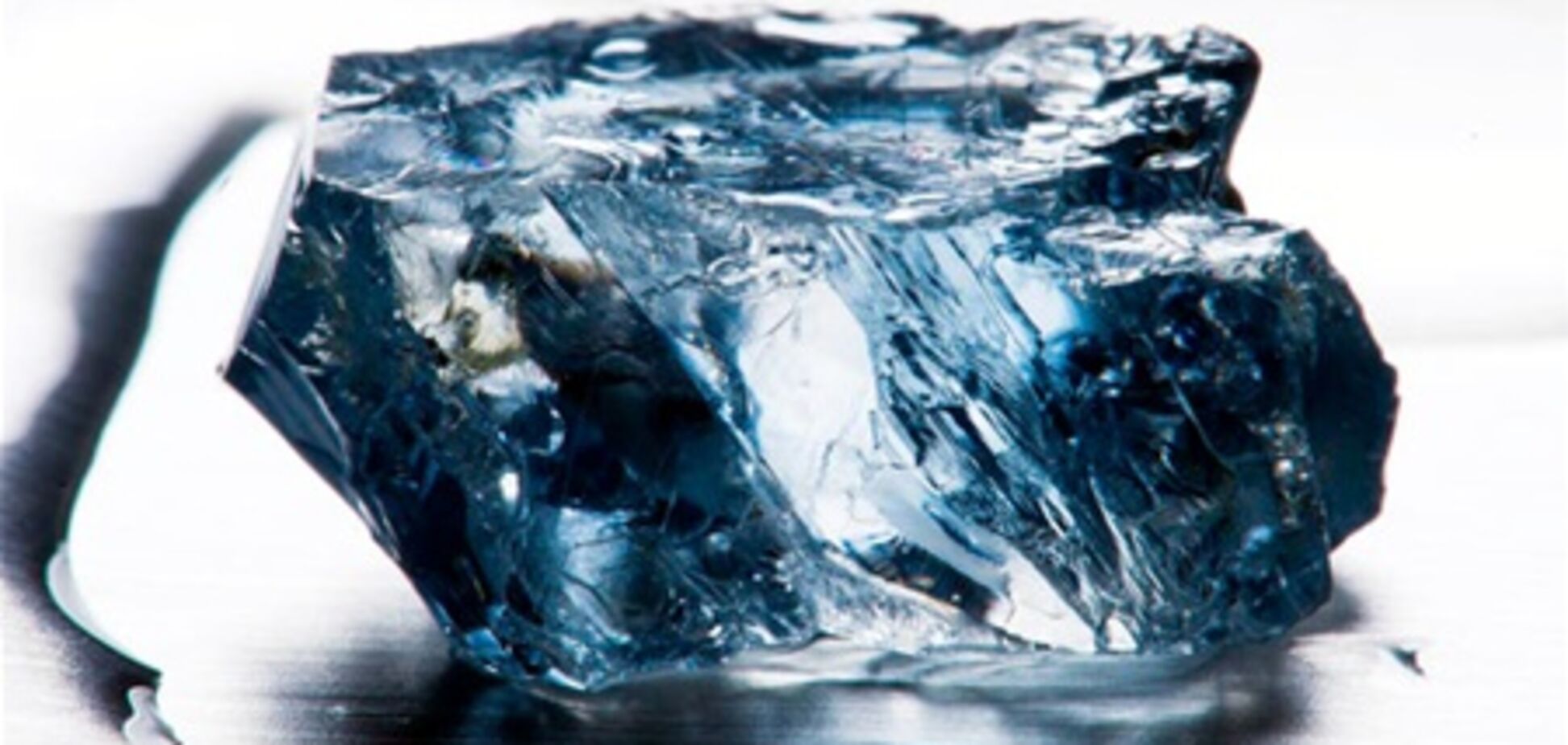 В ЮАР нашли огромный голубой алмаз