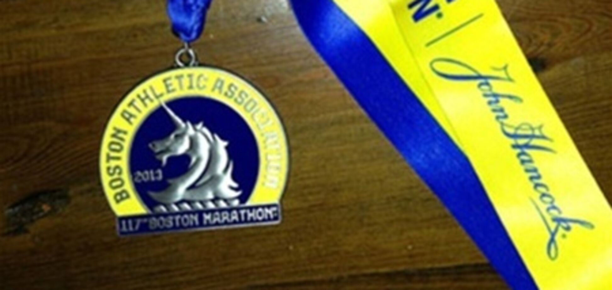 Медалі Бостонського марафону потрапили на eBay