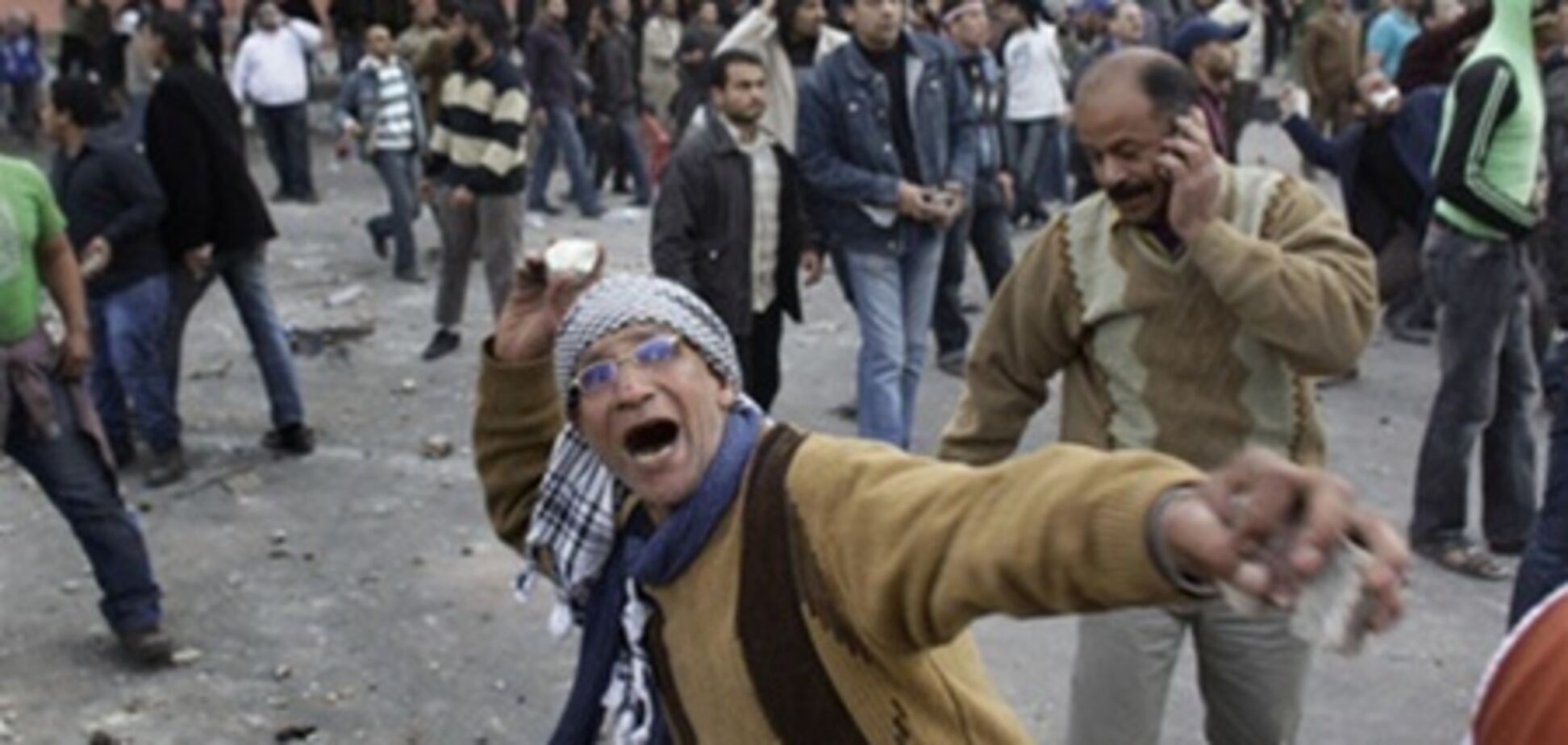 У Єгипті десятки людей поранено в зіткненні біля суду