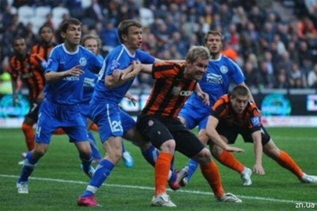 Премьер-лига. 'Днепр' откладывает чемпионство 'Шахтера'