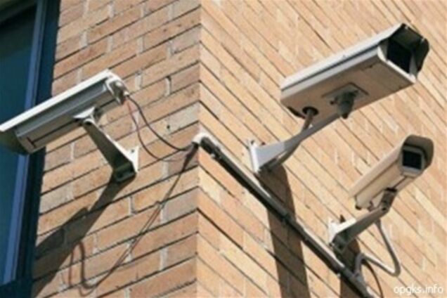 Безработный утащил 4 видеокамеры из офиса Партии регионов