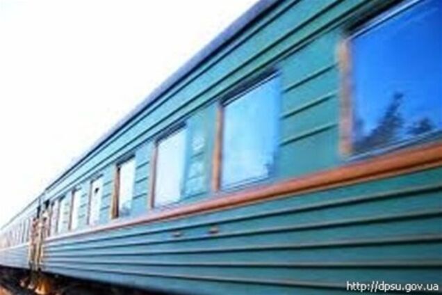 В Конотопе сняли с поезда разыскиваемых за хищение средств в особо крупных размерах