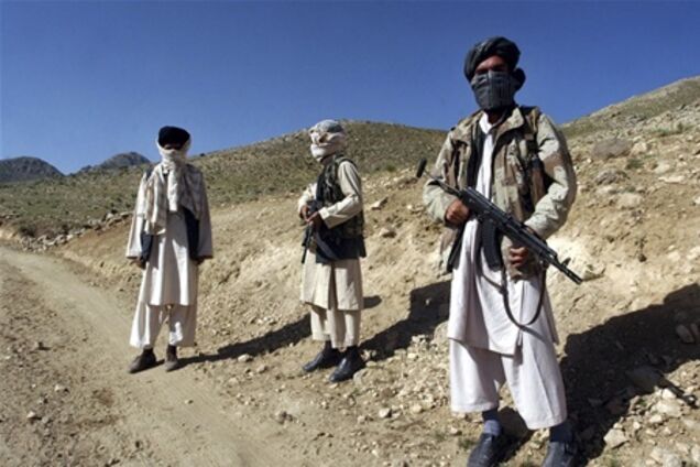 В Афганістані вісім іноземців потрапили в полон до талібів