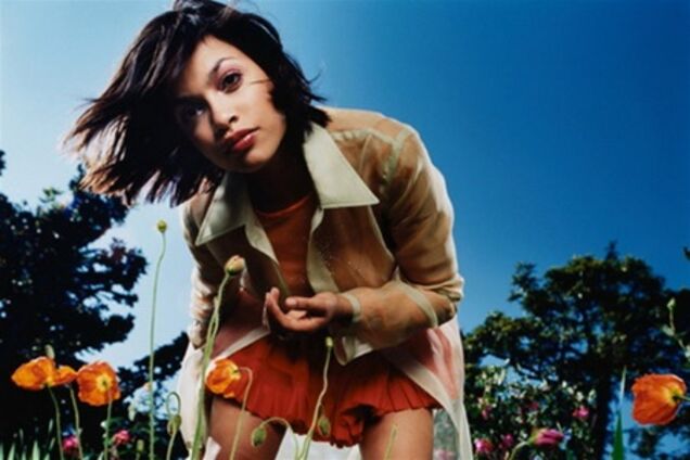 Звезда 'Транса': сочная, цветочная, жаль только, что одетая