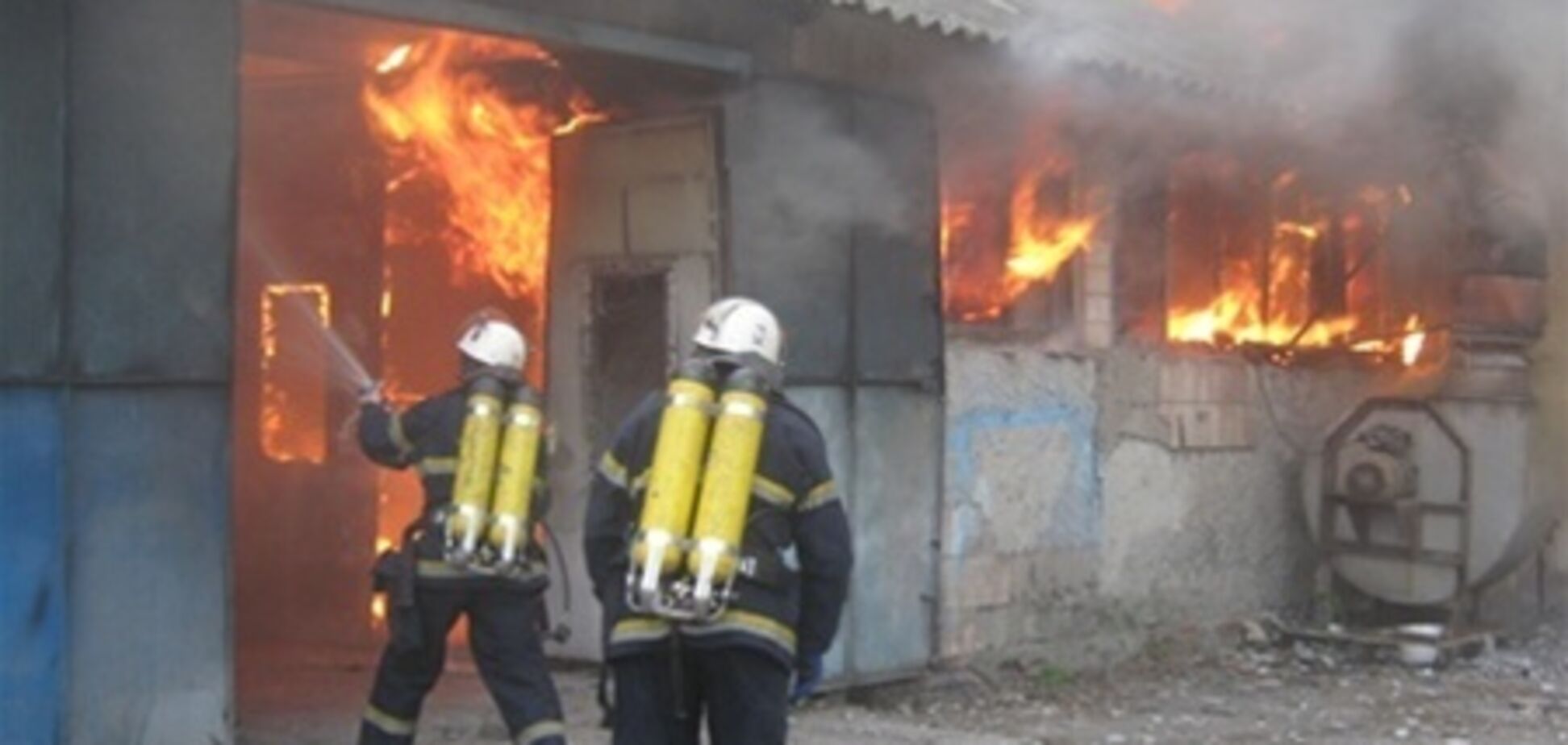 На Луганщине горел лакокрасочный цех