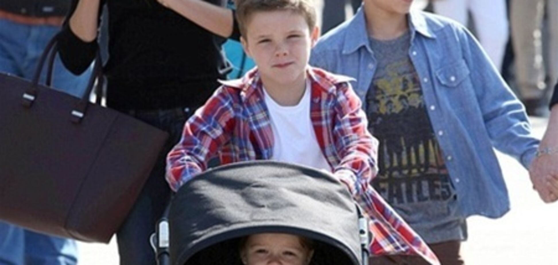 Виктория Бекхэм показала детям Лувр