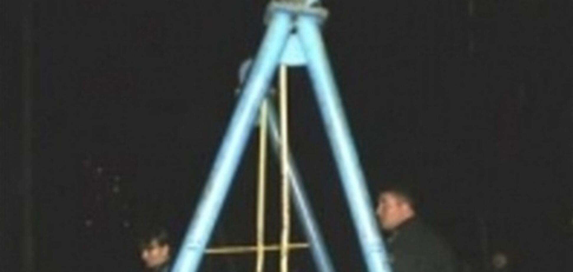 На Луганщине подросток погиб, упав с качели