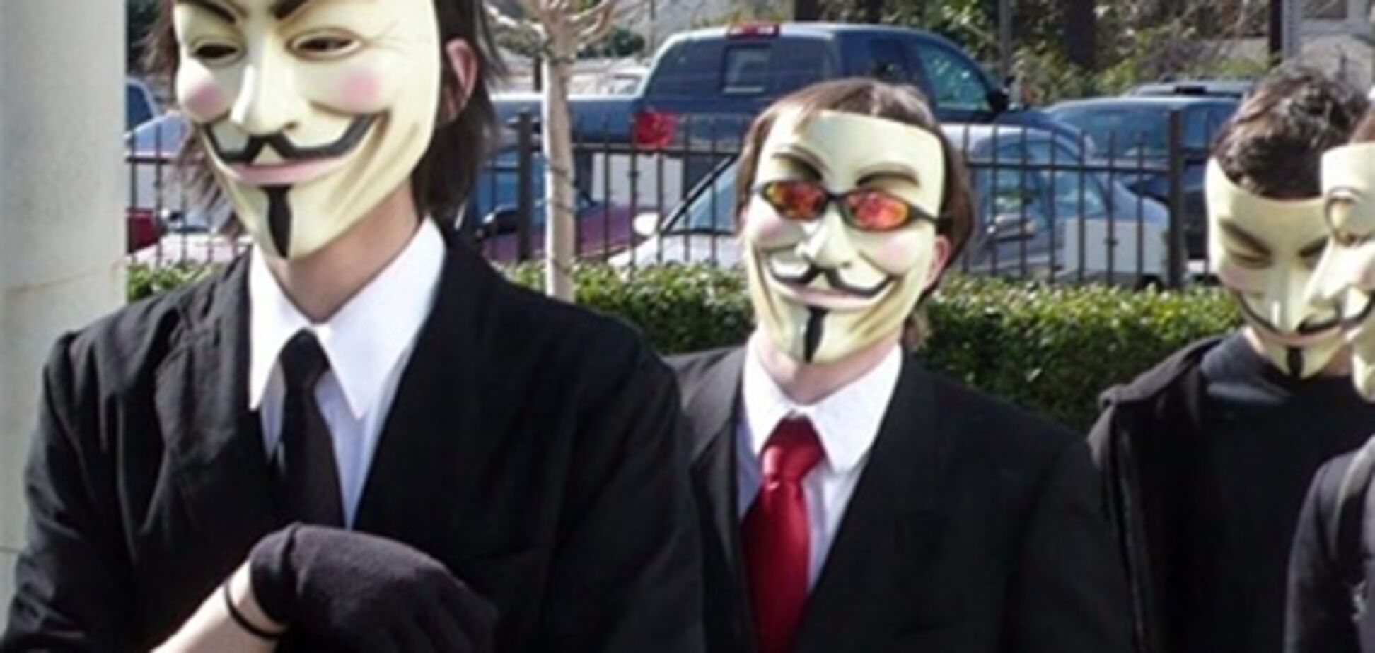 Замредактора Reuters уволили из-за подозрений в связях с Anonymous