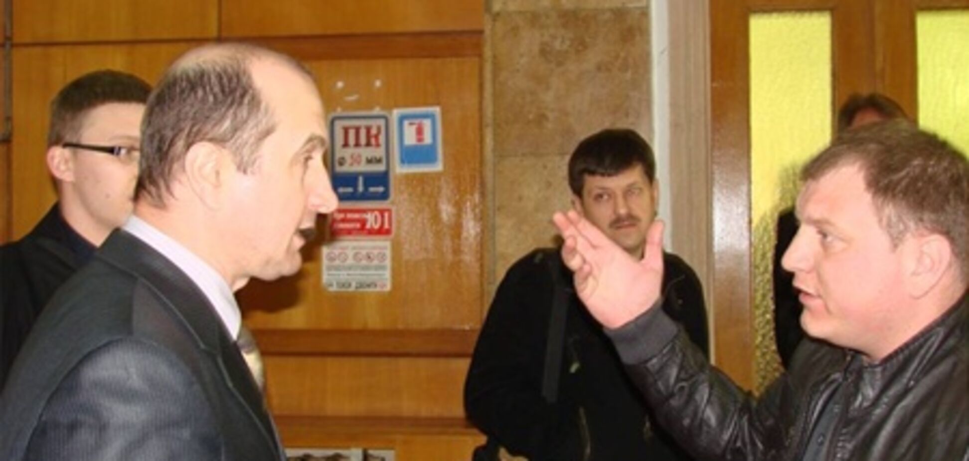 Акционеры универмага 'Украина': не понимаем, что происходит