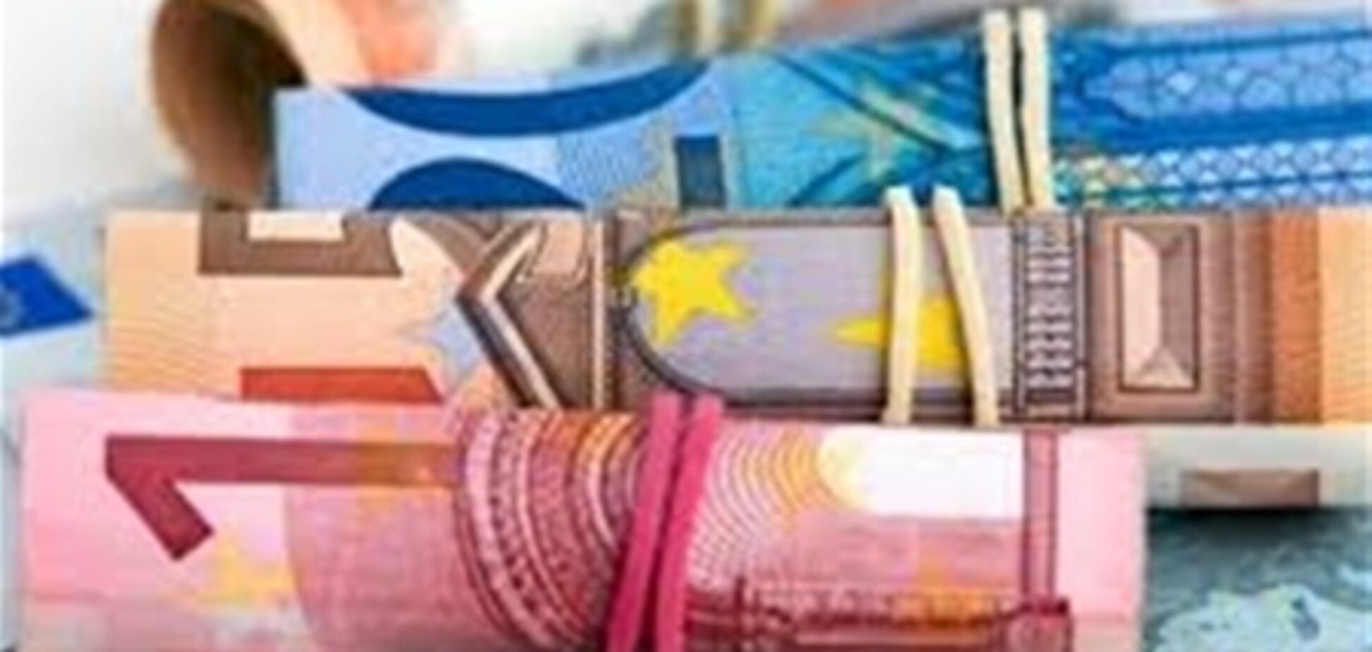 Евро незначительно вырос на мировом рынке
