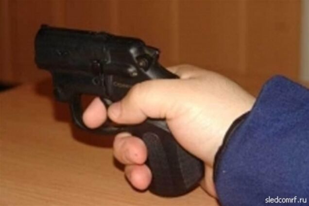 В России ребенок застрелился из отцовского пистолета