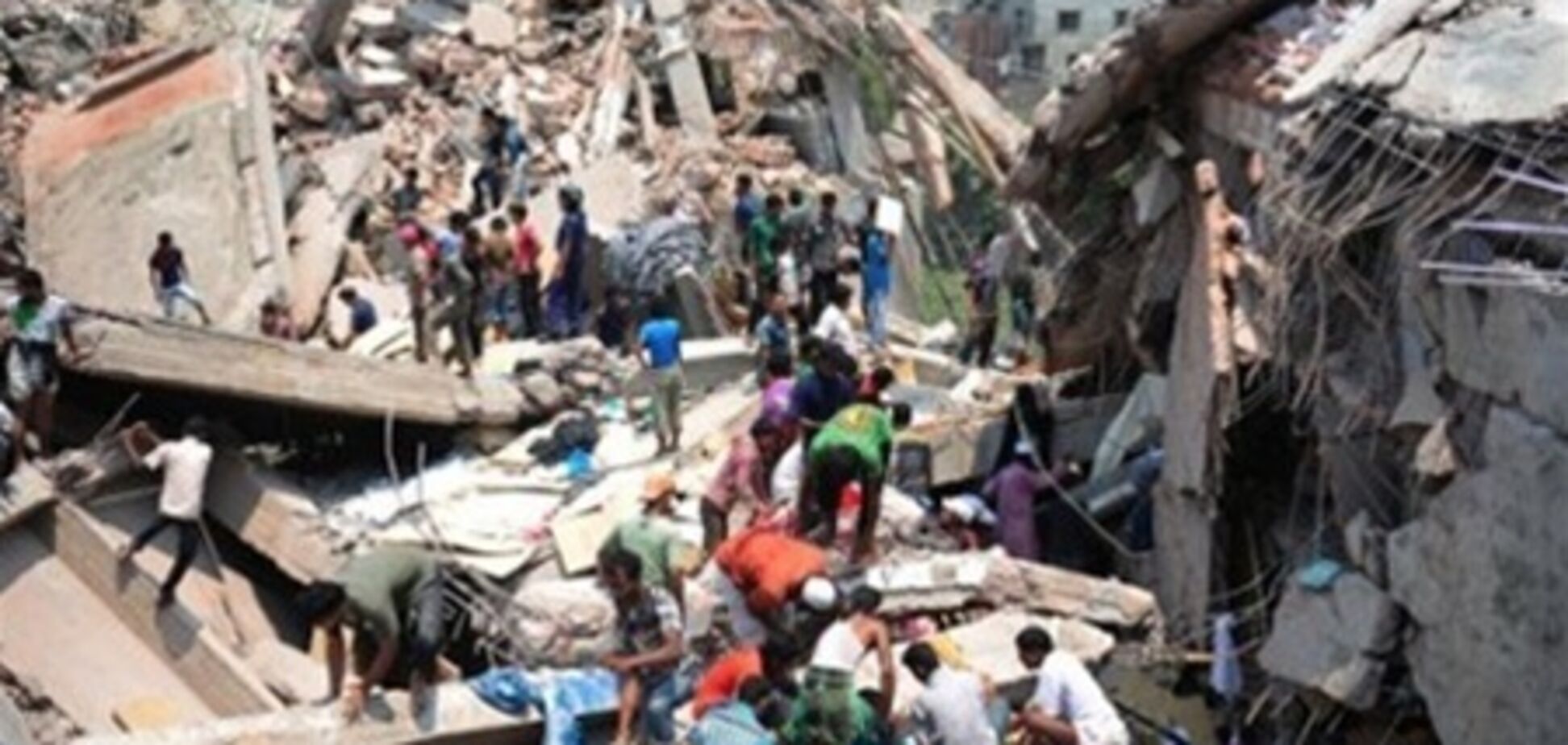 Жертвами обрушения здания в Бангладеш стали более 80 человек