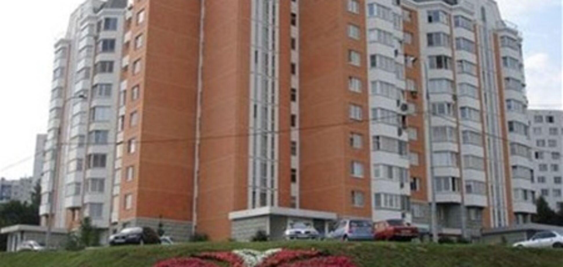 Почти у всех многоквартирных домов в Украине не оформлена земля