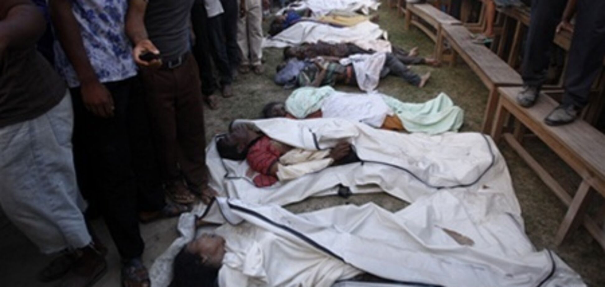 Трагедия в Бангладеш унесла жизни уже 175 человек