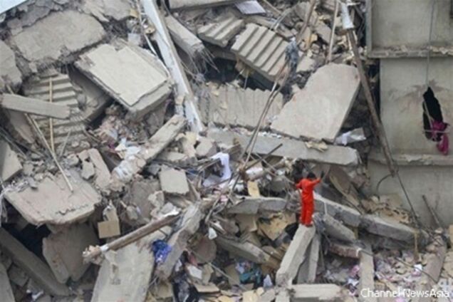 Под завалами здания в Бангладеш уже 247 погибших