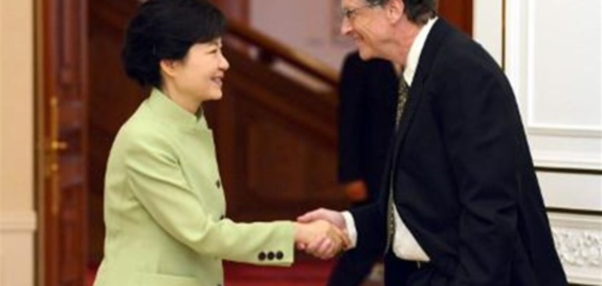 Поведение Билла Гейтса оскорбило президента Южной Кореи
