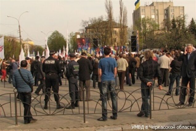 Милиция: в Черкассах было 1,5 тыс. сторонников оппозиции