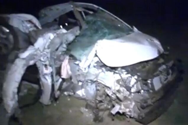 В Киеве иномарка разлетелась на куски