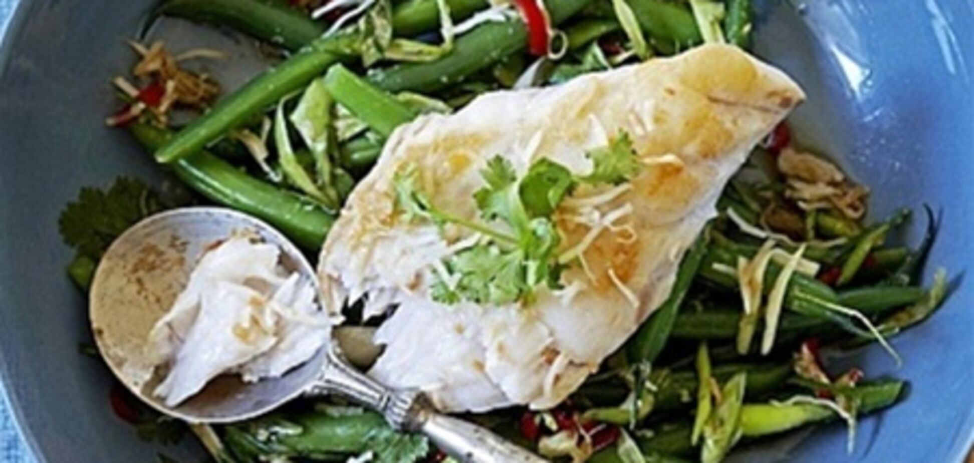 Рыба с тайским салатом