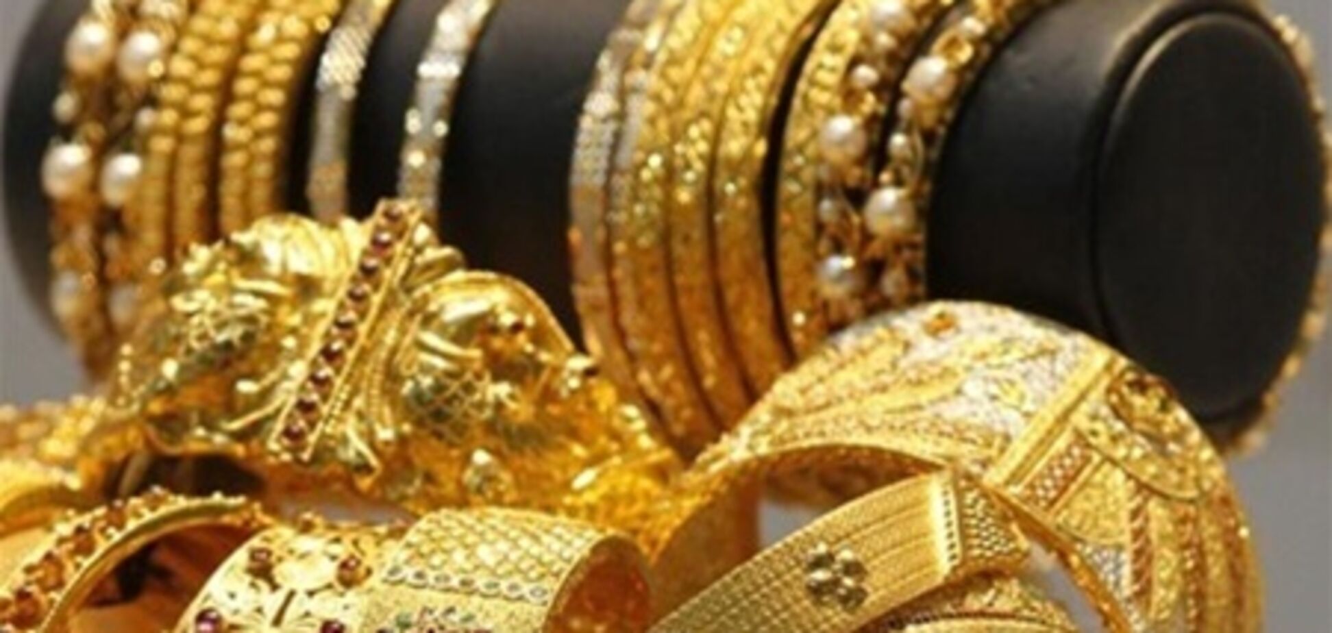 Жители Индии активно скупают золото
