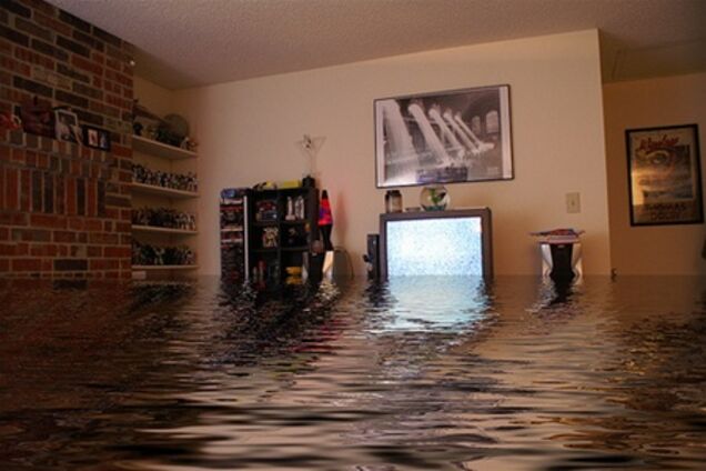 Потоп в квартире: что делать если вас затопили соседи