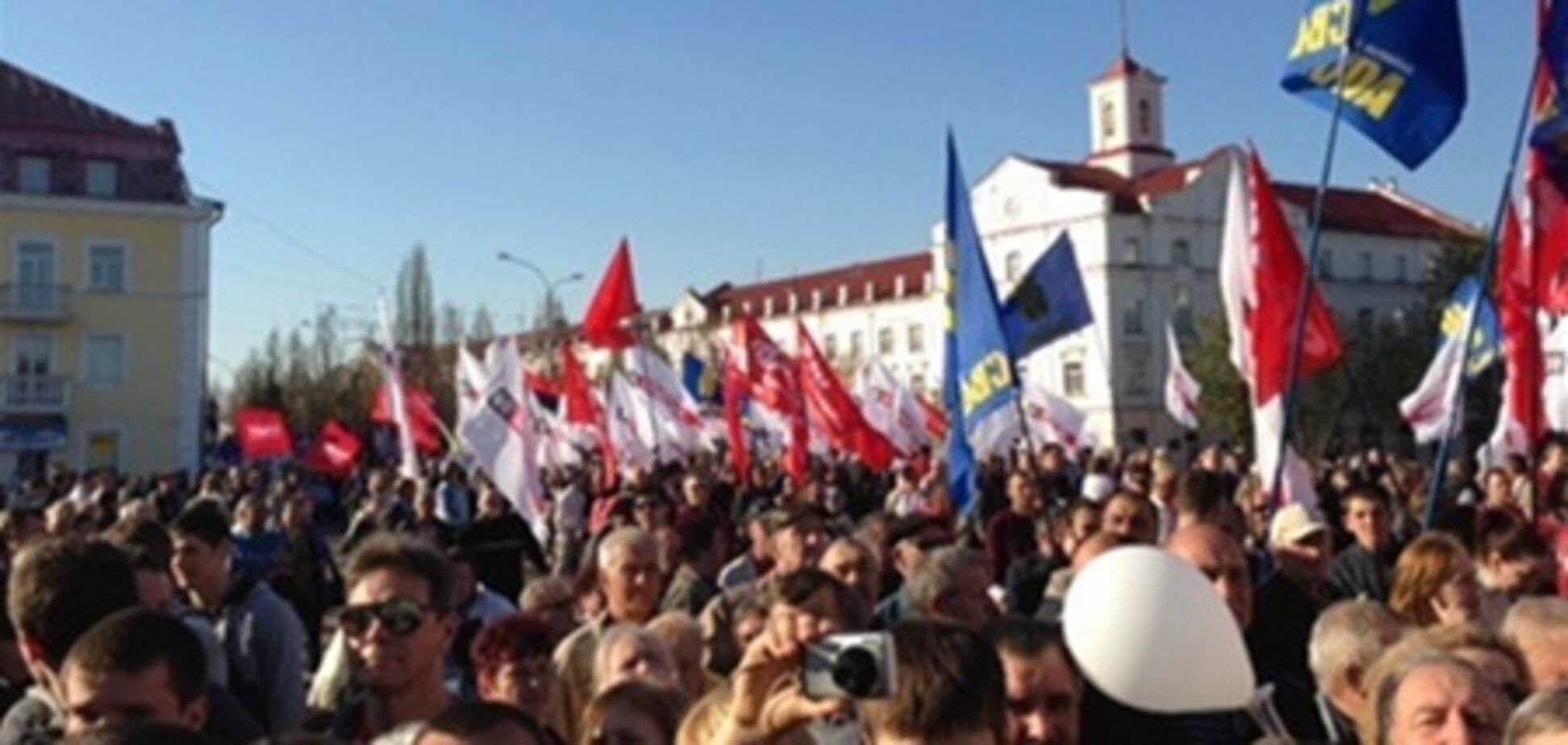 Оппозиция собрала на Красной площади 5 тысяч повстанцев