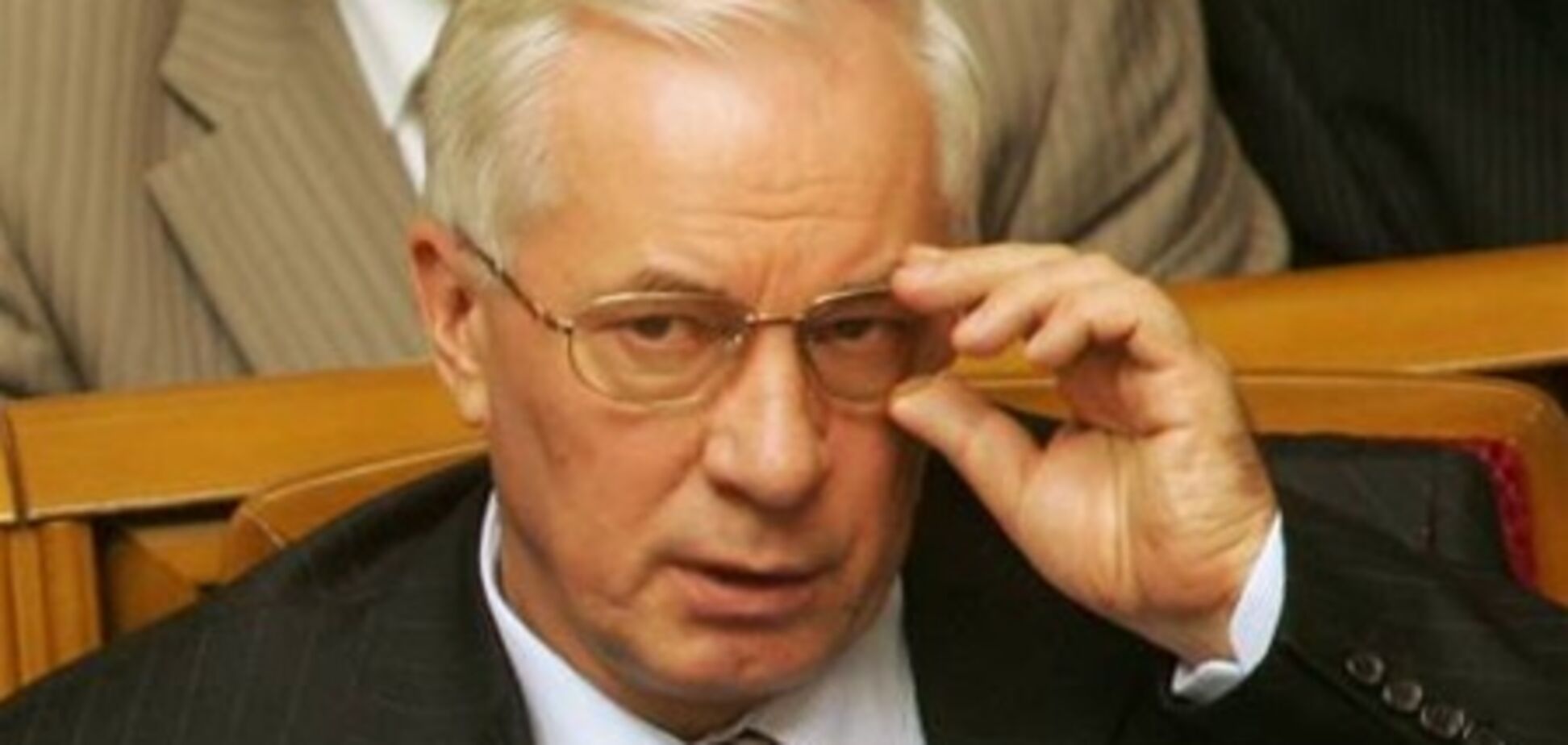 Азаров: признавать днями скорби 8 и 9 мая - аморально и незаконно