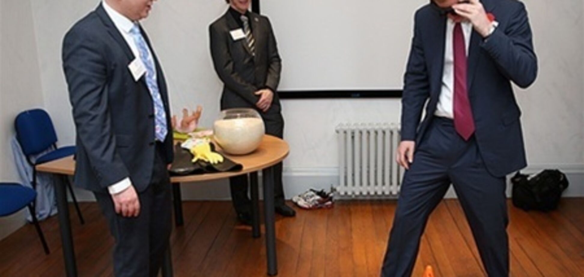 Принц Гарри опробовал методы лечения травм головы. Фото