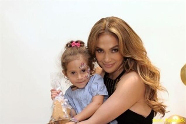 Дочь Дженнифер Лопес - точная копия матери. Фото