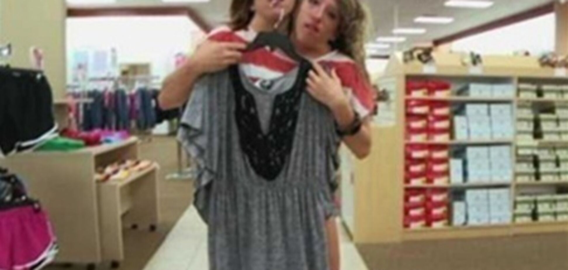 В американській школі працює вчителька з двома головами