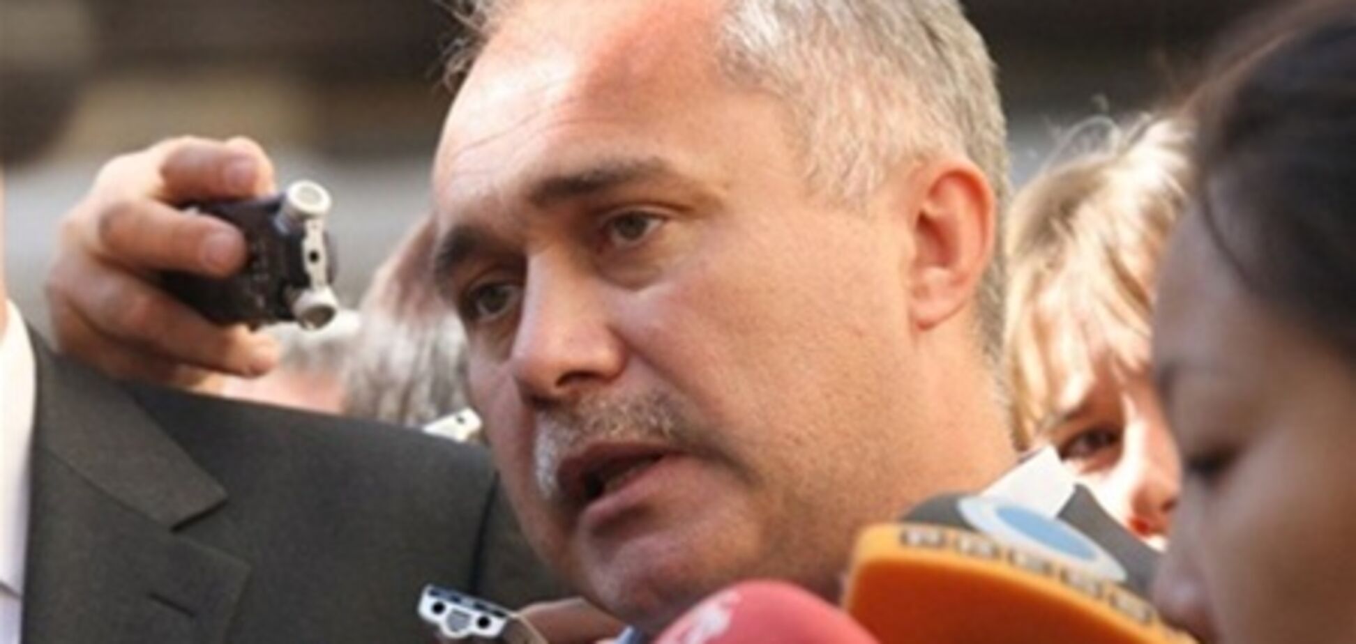 Янукович может помиловать Тимошенко и без комиссии - адвокат