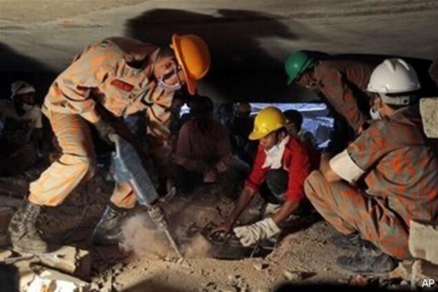 В Бангладеш арестованы владельцы рухнувшего здания