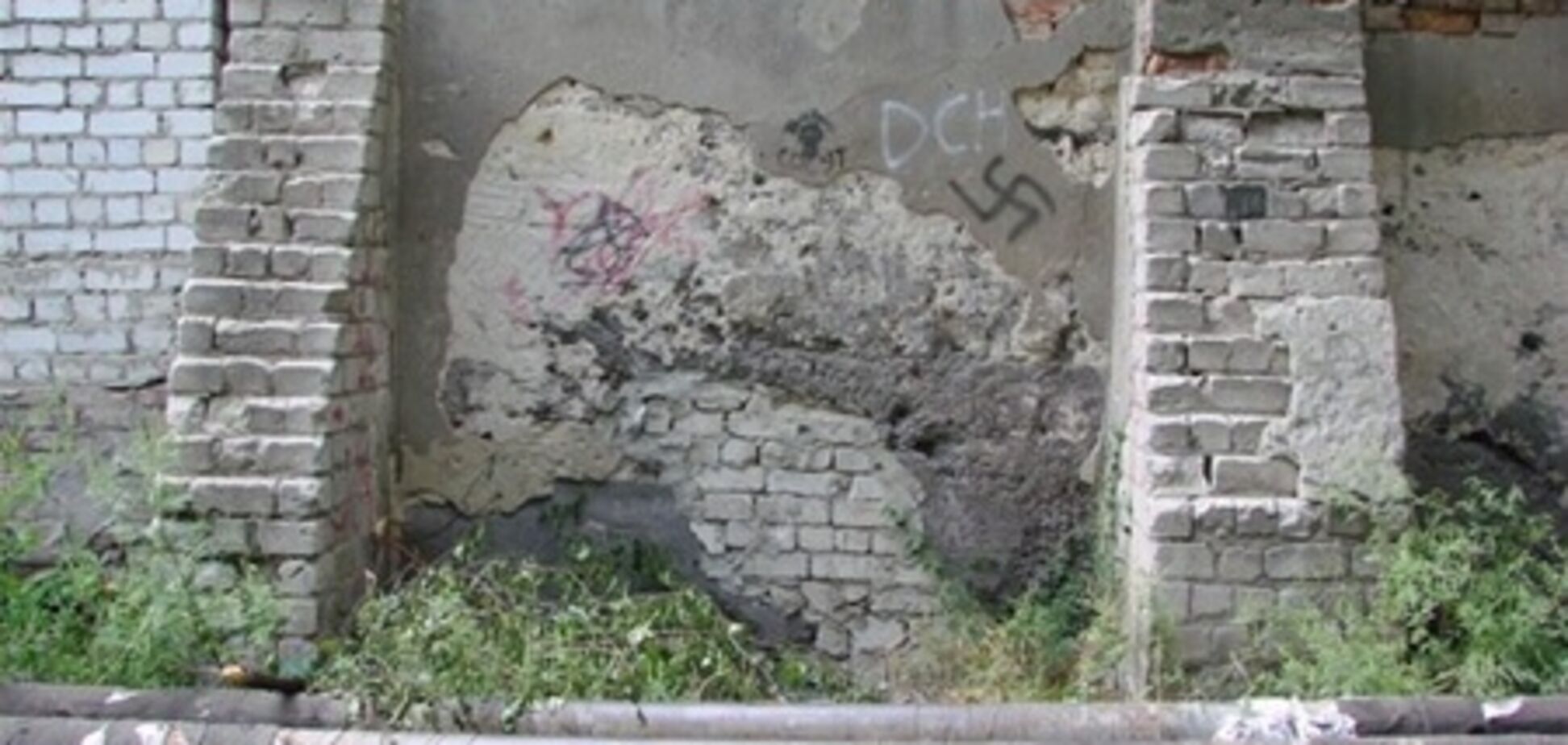 Пам'ятники ВВВ Харкова хочуть змалювати свастикою - мерія