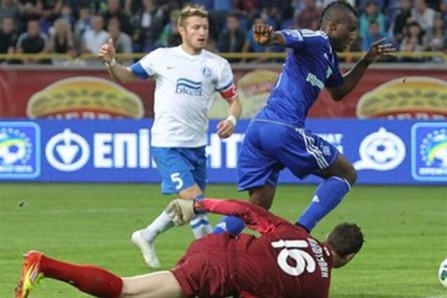 'Динамо' сильнее 'Днепра' в центральном матче тура