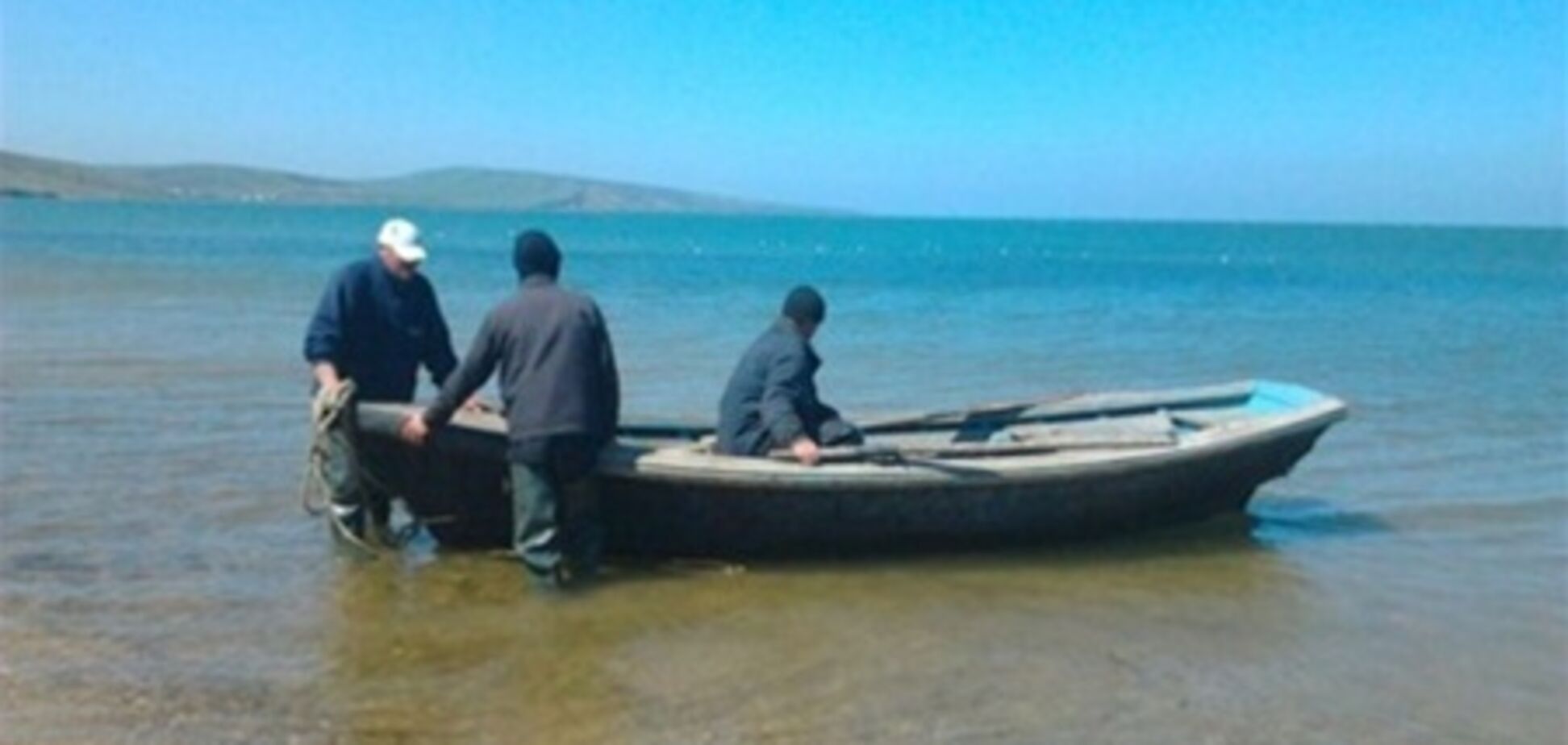 В Крыму спасли рыбаков, которых отнесло в открытое море