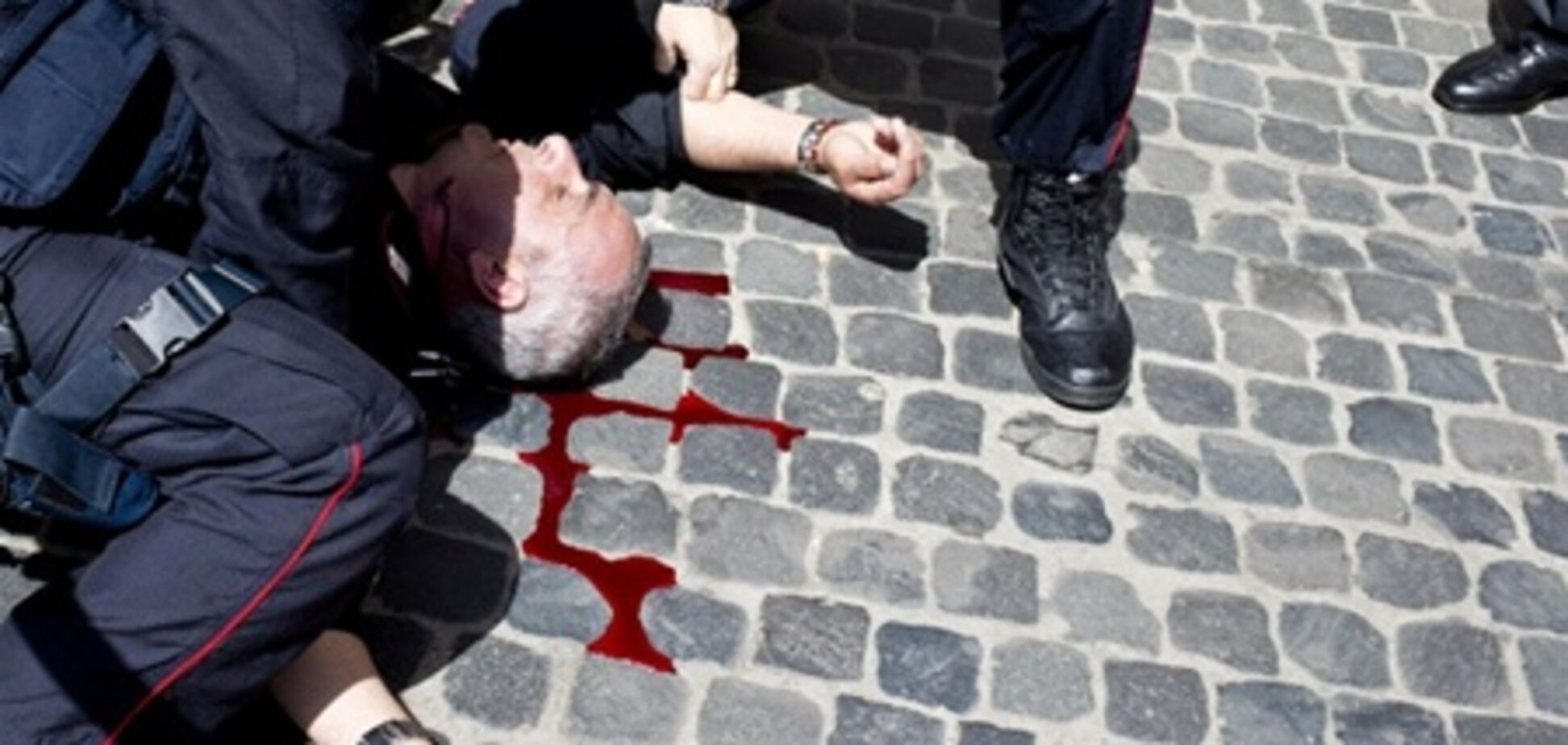 ЗМІ: стрілянину біля будівлі уряду в Римі влаштувала психічно хворий