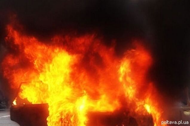 В Ужгороде подожгли Mercedes депутата облсовета