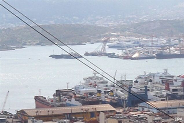 В Греции столкнулись два судна: судьба 10 моряков неизвестна