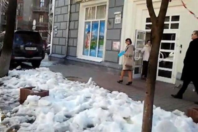 За снежки в регионалку Горину возбудили дело. Видео