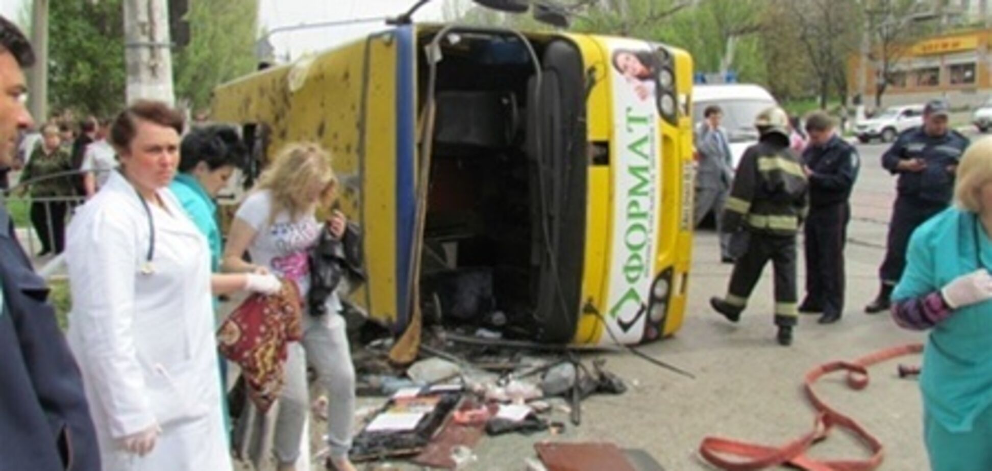 На Донбассе перевернулась переполненная маршрутка: 25 пострадавших