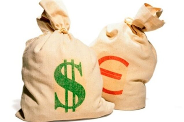 Доллар и евро снизились на открытии межбанка