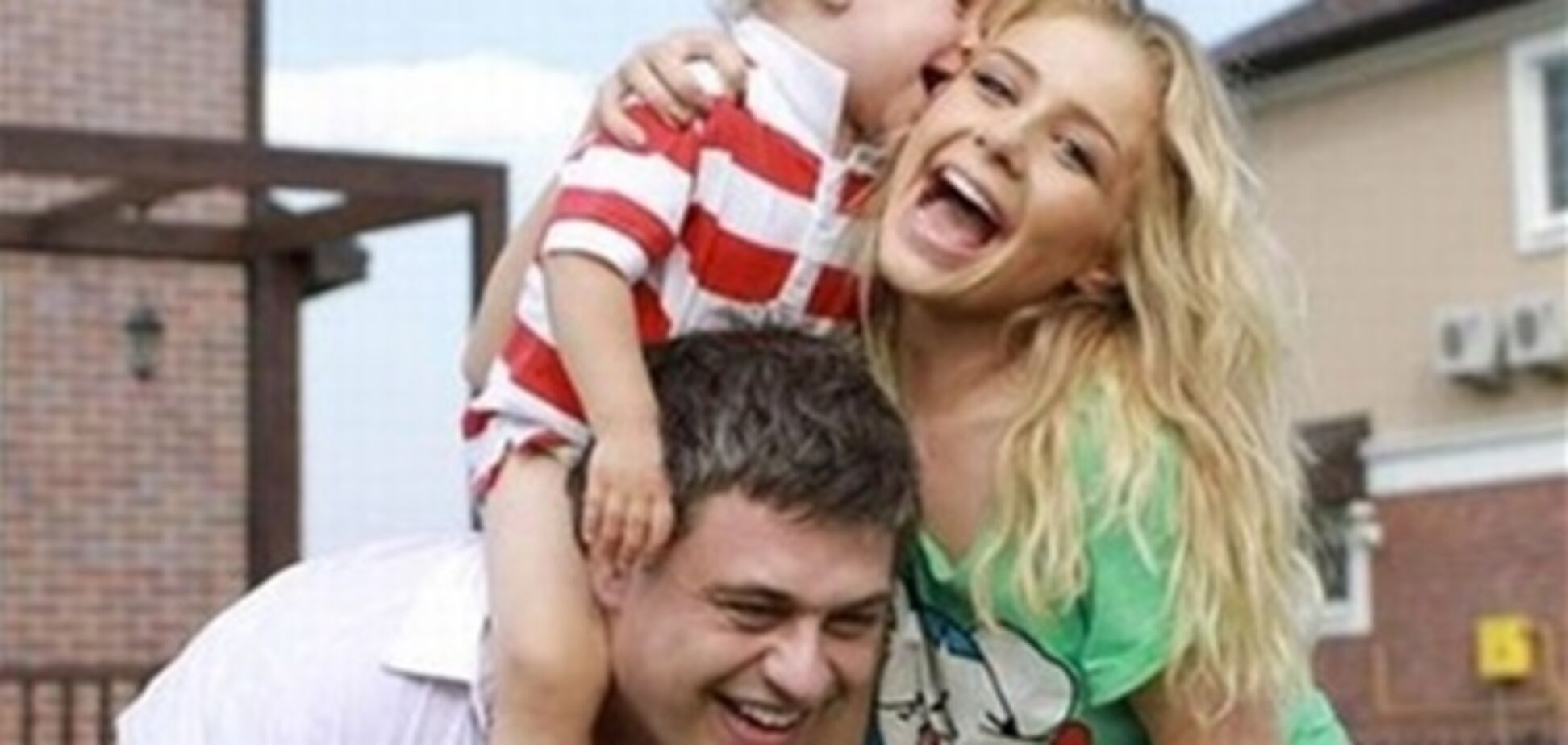 После смерти мужа Тина Кароль отключила телефон и не выходит на связь