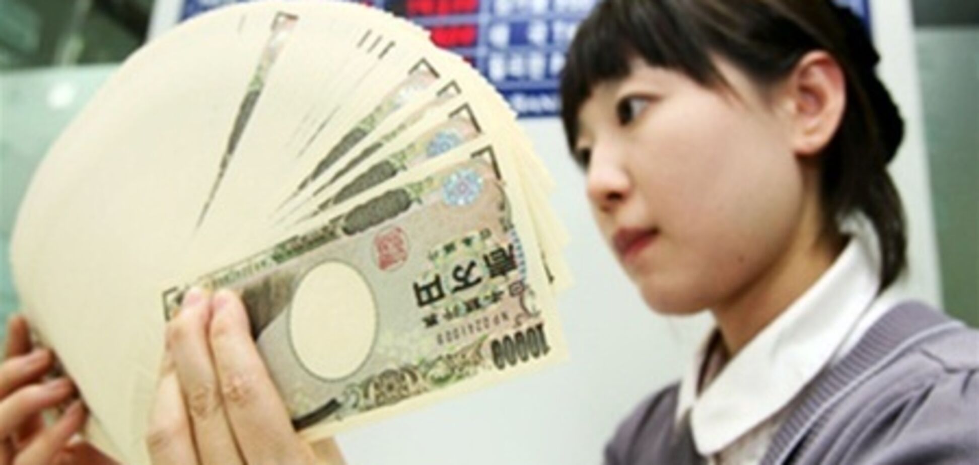 Япония печатает деньги из-за дефляции