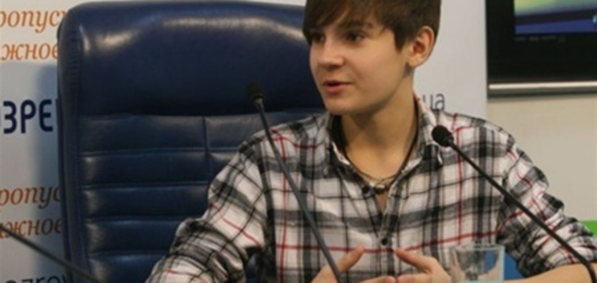 Из-за украинского Бибера поклонницы готовы на самоубийство. Видео