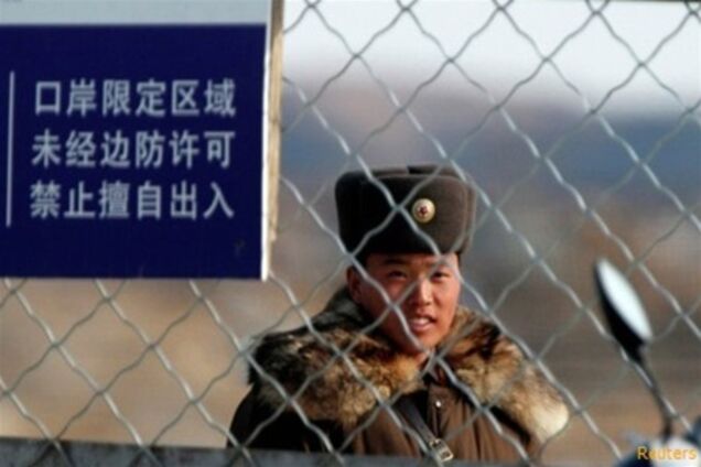 Китай подтягивает военную технику к границе с КНДР