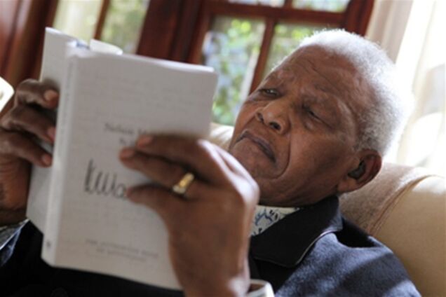 Нельсона Манделу выписали из больницы