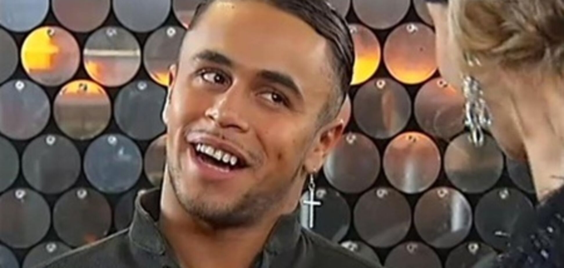 Франсиско Гомес изменил имидж и вернулся в 'Танцуют все'