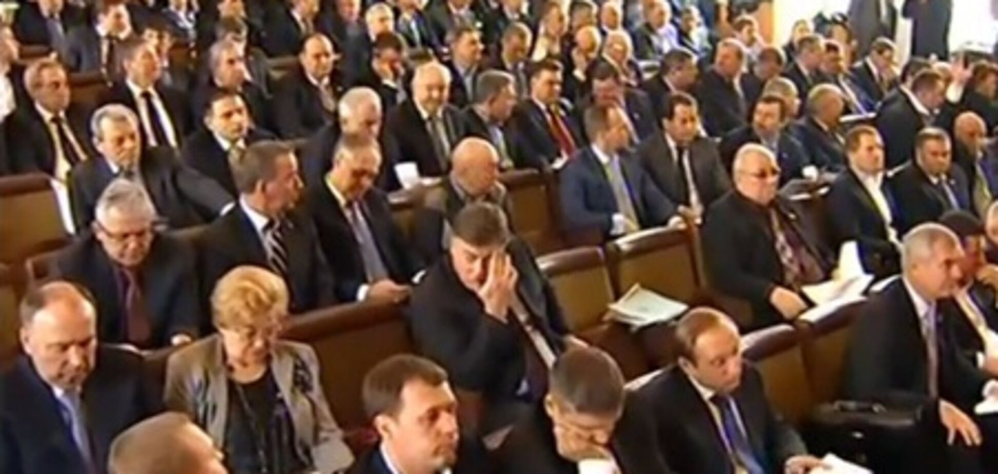 Законы, принятые большинством на Банковой, ушли на подпись Януковичу