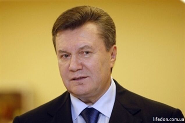 Янукович поручил отпраздновать День независимости