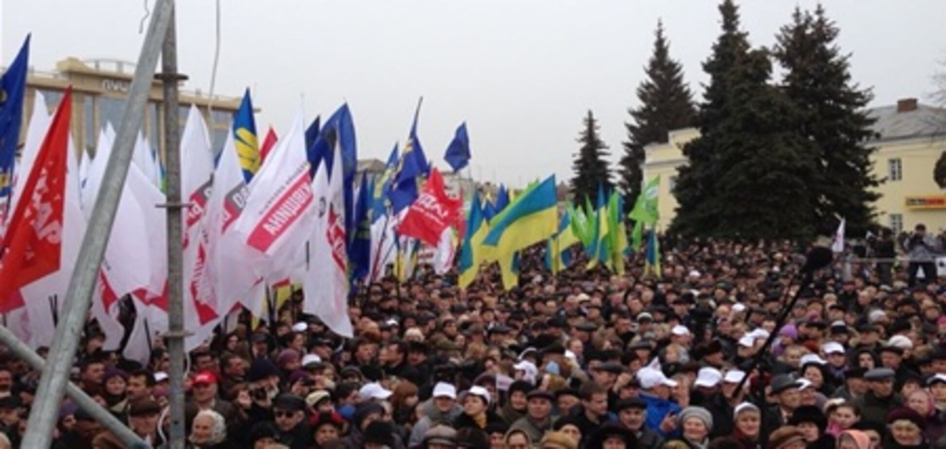 МВС: кількість мітингувальників у Луцьку збільшилася до 3 тисяч